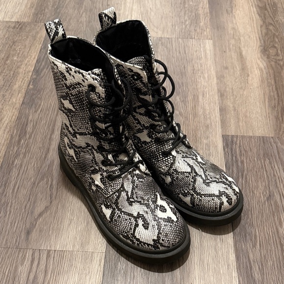 Shoes - Women's Black and White Snake Print Boots